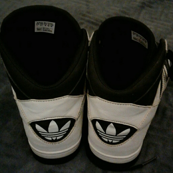 Adidas - Picture 3 of 4